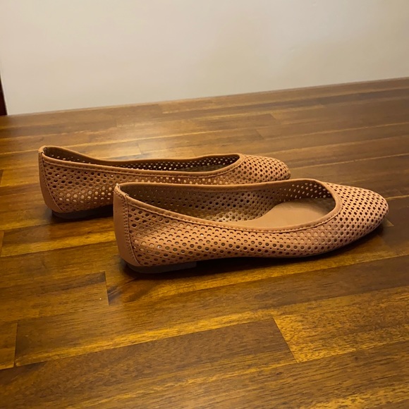 The perfect French Soles flats, size 11! - Picture 2 of 4